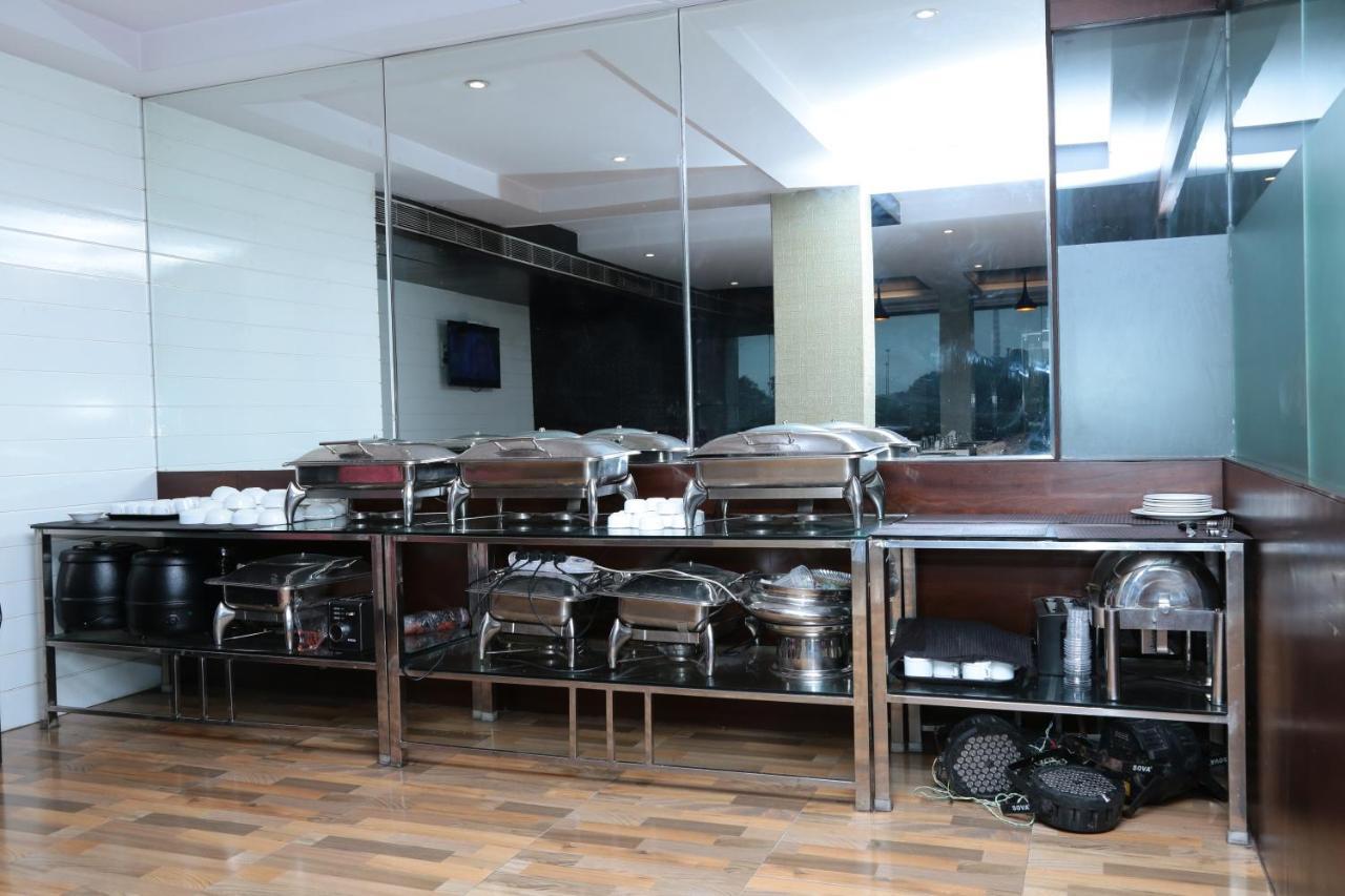 Hotel Kc Manor à Jamshedpur Extérieur photo