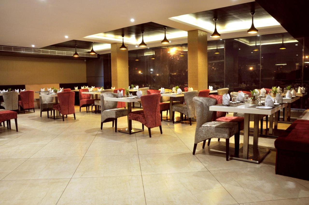 Hotel Kc Manor à Jamshedpur Extérieur photo
