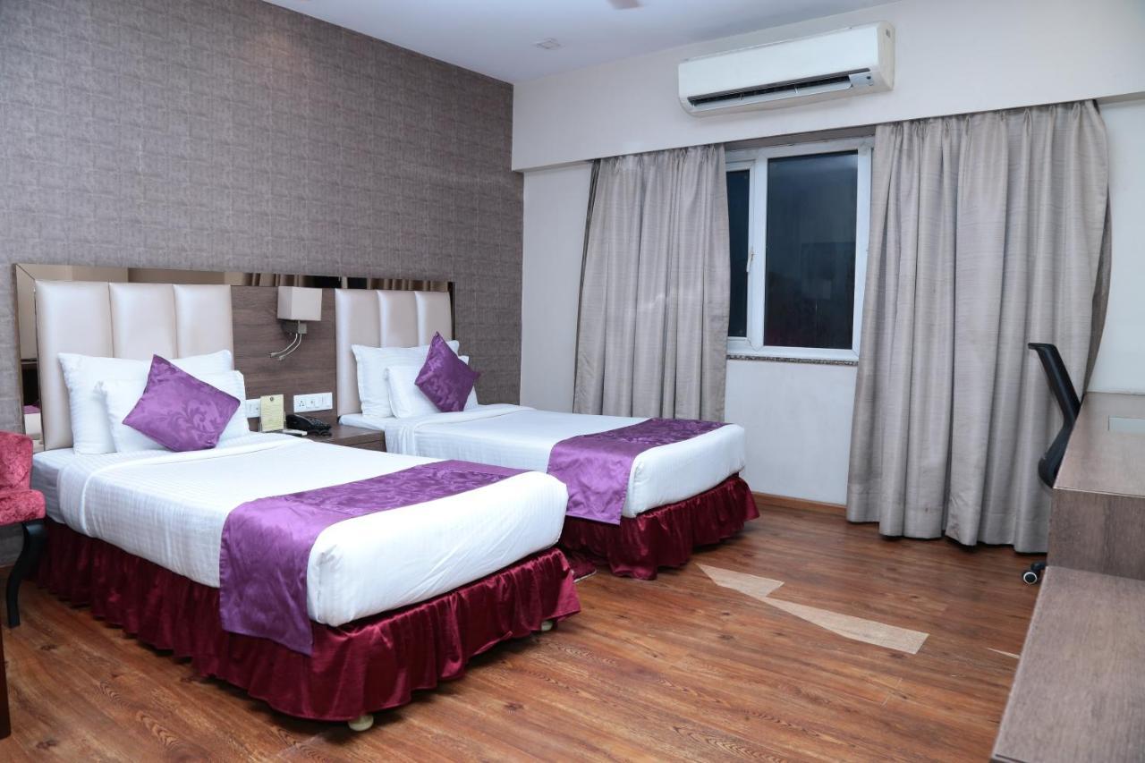 Hotel Kc Manor à Jamshedpur Extérieur photo